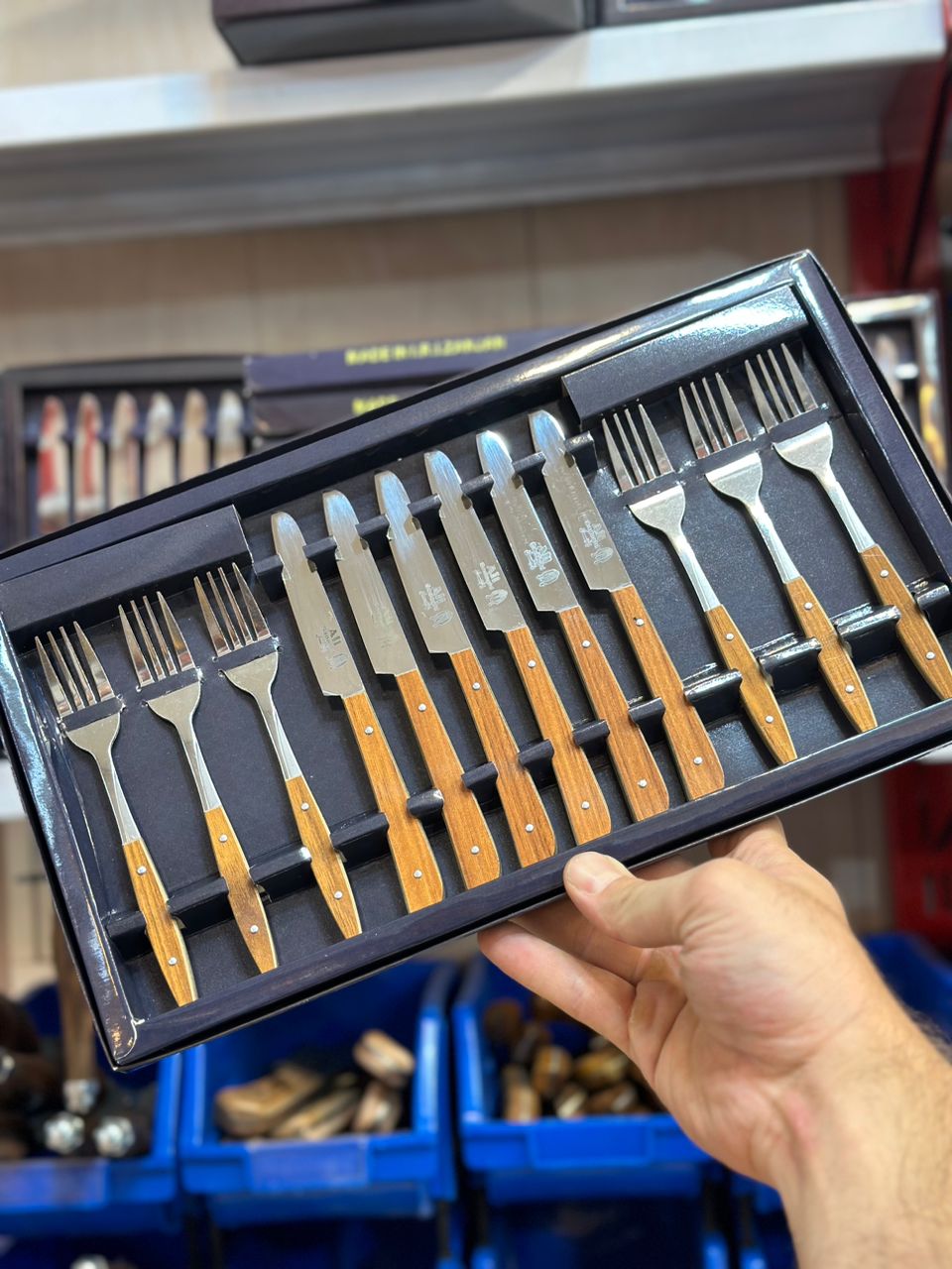 کارد و چنگال استیل صادقی دسته قهوه ای